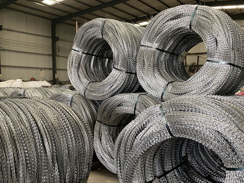 BTO-22 Cross Coil Razor Wire